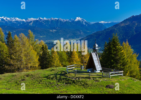 Austria, Europa, Tirolo Tirolo, Mieming, catena, altopiano, Obsteig, Simmeringal, alp, cappella, larici, autunno, Karwendel, montagne Foto Stock