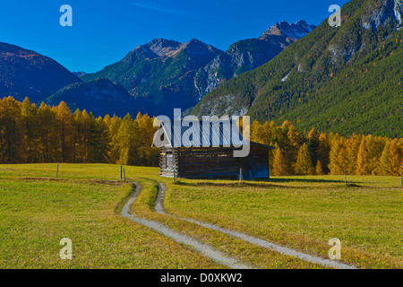 Austria, Europa, Tirolo Tirolo, Mieming, catena, altopiano, Obsteig, Holzleiten, Holzleitensattel, prato, Stadel, modo, vicolo del paese Foto Stock