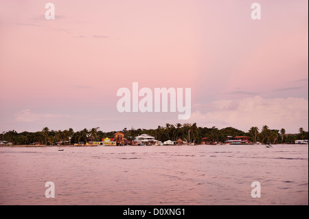 Sunset, colori, bay, Bocas del Toro, Isla Colon, Panama, America centrale, Foto Stock