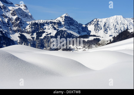 La Svizzera, Europa, Obvaldo, Engelberg, inverno, montagne, paesaggio, neve Foto Stock