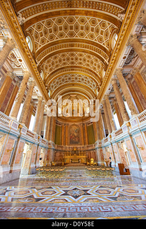 La cappella barocca di Borbone Re di Napoli Palazzo Reale di Caserta, Italia. Foto Stock