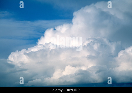 Nubi nel cielo Foto Stock