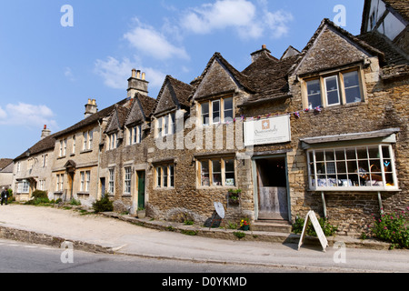 Case nel villaggio di Lacock, Wiltshire, Inghilterra Foto Stock