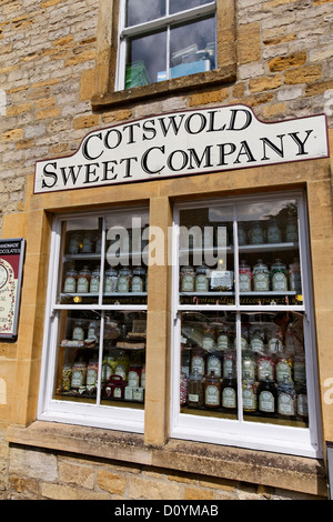 Cotswold dolce compagnia vetrina, Stow-On-The-Wold, Gloucestershire, Inghilterra Foto Stock