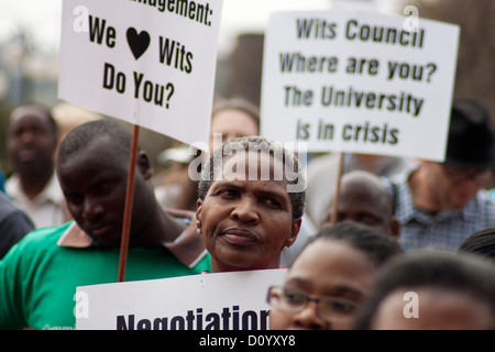 Docenti e personale dell'Università di Witwatersrand si sono riuniti per protesta non riuscita wag aumenta 28/10/2012 Foto Stock