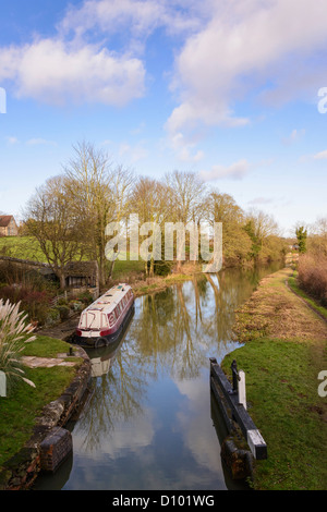 Oxford Canal vicino a Shipton-su-Cherwell Oxfordshire England Regno Unito Foto Stock