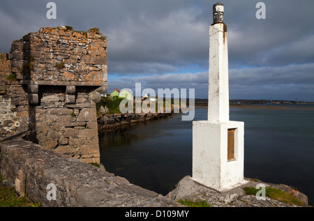 Caslean Aircin o Arkin Fort costruito nel 1587, vicino a un T.r.a. Mor, Inishmore, le Isole Aran, nella contea di Galway, Irlanda Foto Stock