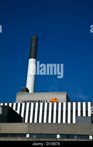 La stazione di potenza la conversione di energia del combustibile in energia elettrica e calore per i consumatori in Copenhagen DANIMARCA Foto Stock