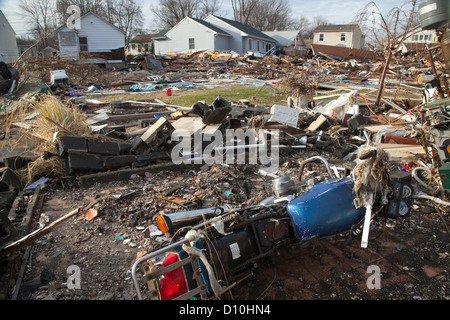 Unione Beach, New Jersey - i detriti dalla distruzione di una comunità balneare dall uragano di sabbia. Foto Stock