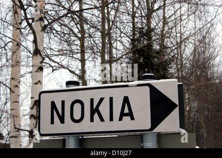Il 4 dicembre, 2012 - Keilaniemi, Espoo, Finlandia. Telefono cellulare Nokia fabbricazione vende il suo quartier generale di Espoo. La società rimarrà come un inquilino nei locali. L'alto edificio a Keilaniemi, Espoo, viene venduta ad una società finlandese specializzata in real estate investment management, Exilion, per 170 milioni di euro. Foto Stock