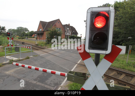 Altenhof, Germania, chiuso il passaggio a livello Foto Stock