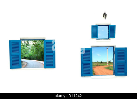 In stile greco windows con curva vista strada Foto Stock