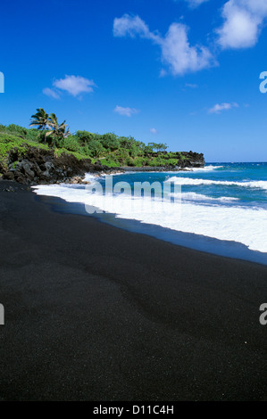 HAWAII MAUI WAI ANAPANAPA STATE PARK PA ILOA Bay e la spiaggia di sabbia nera Foto Stock