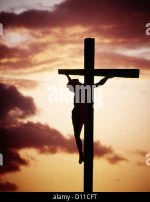 Crocifisso Gesù Cristo sulla croce STAGLIANO cielo drammatico Foto Stock