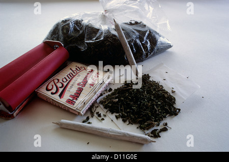 Anni ottanta "ACAPULCO GOLD' MARIJUANA BAMBU PAPERS utensile di rullatura e giunti di laminato Foto Stock