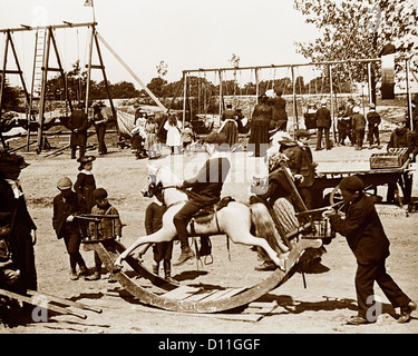 Hampstead Heath parco giochi per bambini Londra PERIODO EDOARDIANO Foto Stock