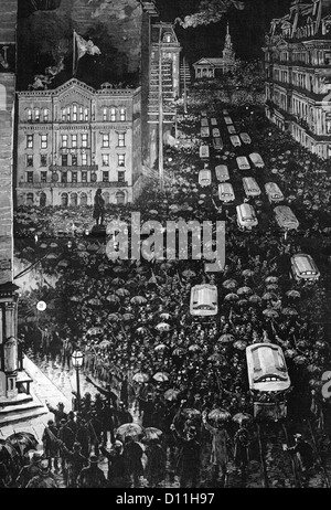 1880 novembre 4 1884 elezioni presidenziali restituisce folla TIMES SQUARE A NEW YORK CITY INCISIONE DI T DE THULSTRUP & W P SNYDER Foto Stock