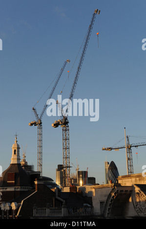 Sito in costruzione a un Tower Bridge , potters campo, London SE1 England Regno Unito Foto Stock
