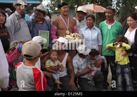 Premiazione per il wrestling, Naadam festival, Chandmani Foto Stock