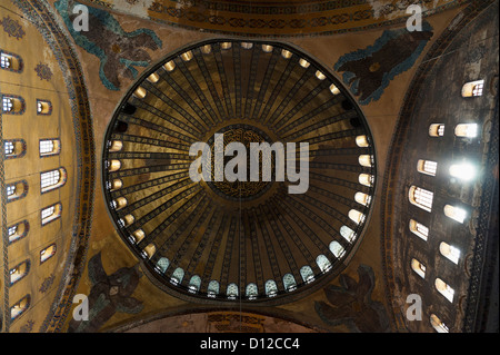 Ornato soffitto in dettaglio il Museo Hagia Sophia; Istanbul Turchia Foto Stock