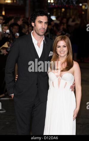 L'attrice Isla Fisher e sacha baron cohen assiste la Premiere mondiale di Les Misérables su 05/12/2012 a Leicester Square, Londra. Persone nella foto: Isla Fisher, Sacha Baron Cohen. Foto di Julie Edwards Foto Stock