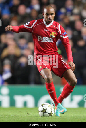 05.12.2012 Est di Londra, Inghilterra. Joshua John di FC Nordsjaelland (in prestito dal FC Twente) in azione durante la UEFA Champions League Gruppo e gioco tra Chelsea e FC Nordsjaelland da Stamford Bridge, Londra, Inghilterra Foto Stock