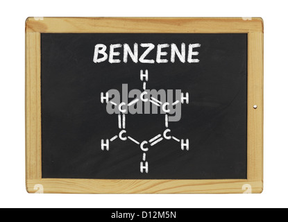 Formula chimica del benzene su una lavagna Foto Stock