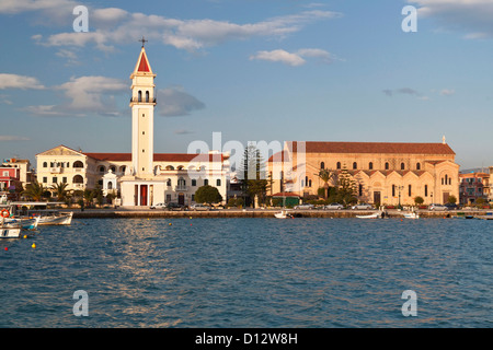 L'isola di Zante a mare ionio in Grecia. Vista del porto con la Cattedrale Foto Stock