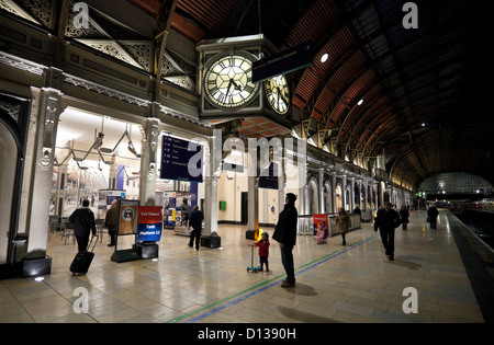 La stazione ferroviaria di Paddington orologio, Londra, Inghilterra, Regno Unito. Foto Stock