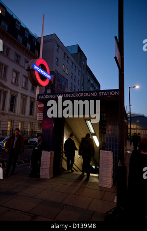 La stazione metro di Paddington entrata su Praed Street, Paddington, London, England, Regno Unito