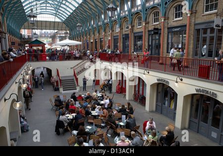 Londra, Regno Unito, vista interna della storica sala mercato di Covent Garden Foto Stock