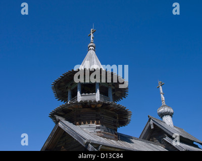 Kizhi museo a cielo aperto sull isola nel Lago Onega in Russia il tetto e il campanile della cappella di San Michele Arcangelo Foto Stock