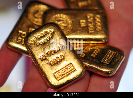 Dubai, Emirati arabi uniti, oro bar su un lato Foto Stock