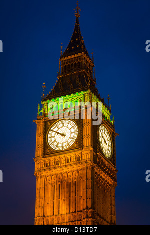 Big Ben è il soprannome per la grande campana del clock all'estremità nord del Palazzo di Westminster a Londra Foto Stock