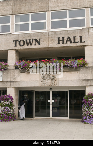 Municipio di Crawley Regno Unito surrey di cemento grigio opaco edificio di architettura degli anni sessanta Foto Stock