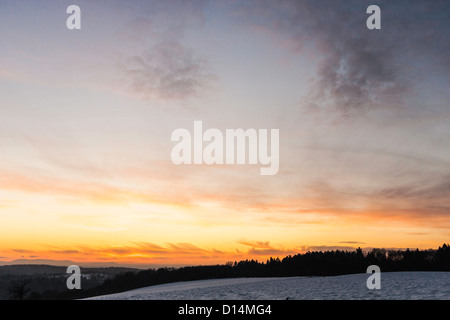 Tramonto sul paesaggio rurale Foto Stock