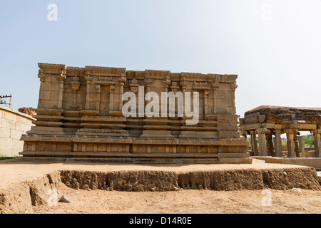 Madhava tempio, conosciuto anche come tempio Ranga, situato vicino l'Elefante maneggio, Hampi, India Foto Stock