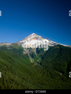OREGON - Vista del Monte Cofano fangoso e la forcella sulla Valle del fiume da Bald Mountain nel Monte Cofano Wilderness area. Foto Stock