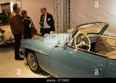 Mercedes Benz 190 SL per la vendita in classic car show Maastricht Foto Stock