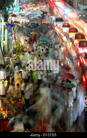 Sharadha Sharada Navratri festival indù Sathorn road Bangkok thailandia durga culto santuario offerta di alimenti speciali Foto Stock