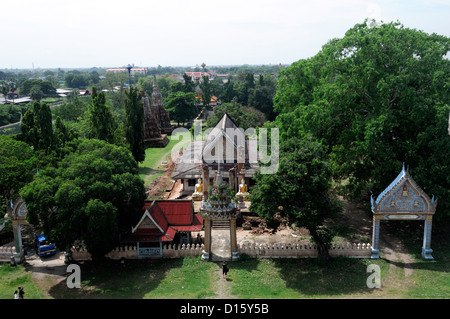 Wat PhuKhao Thong tempio golden mountain Ayutthaya Thailandia vista dall'alto del chedi Foto Stock