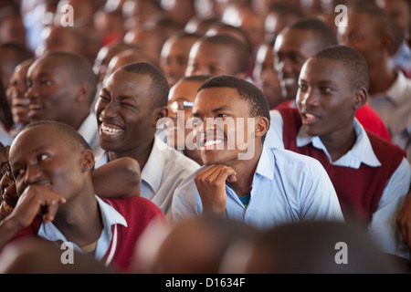 Keniote scolari in assemblea - Nyeri, Kenya, Africa orientale. Foto Stock