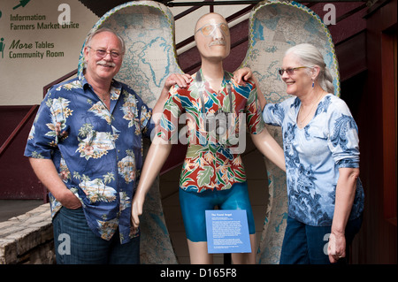 Auto-scultura, un artista e la sua immagine, Mercato di Agricoltori,Los Angeles Foto Stock