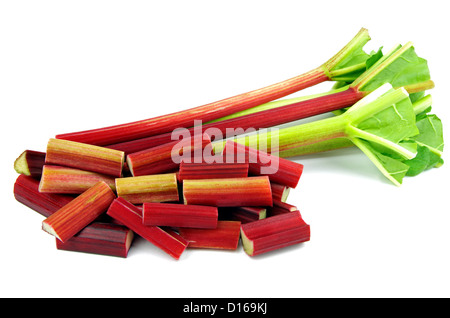 Fresh cut rabarbaro su sfondo bianco Foto Stock