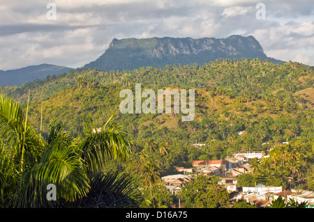 Il centro di vista di Baracoa, El Yunque montagna, Cuba Foto Stock