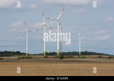 Le turbine eoliche a Prenzlau, uckermark district, Brandeburgo, Germania Foto Stock