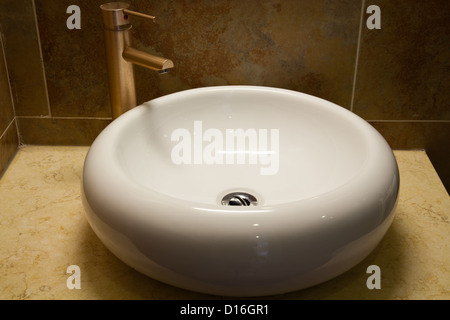 Close-up del lavandino del bagno Foto Stock