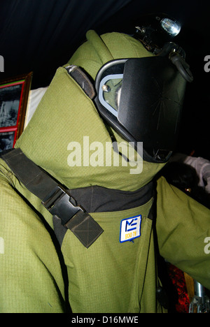 L'eliminazione della bomba di tuta e casco closeup vista dell esercito indiano Foto Stock