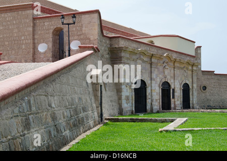 Real Felipe fort nella città di Lima. Il Perù. Foto Stock