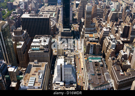 Vista aerea della città di New York le strade con edifici, taxi e auto Foto Stock